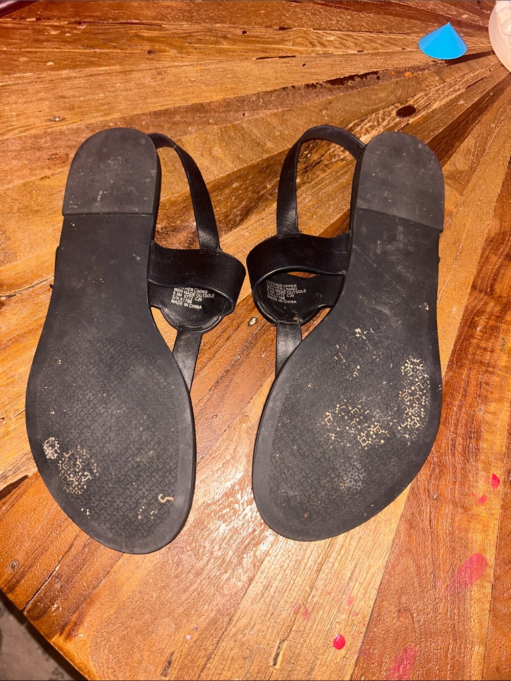 Tory Burch Black Leather T-Strap Sandals with Gold Logo Accents - Picture 4 of 4